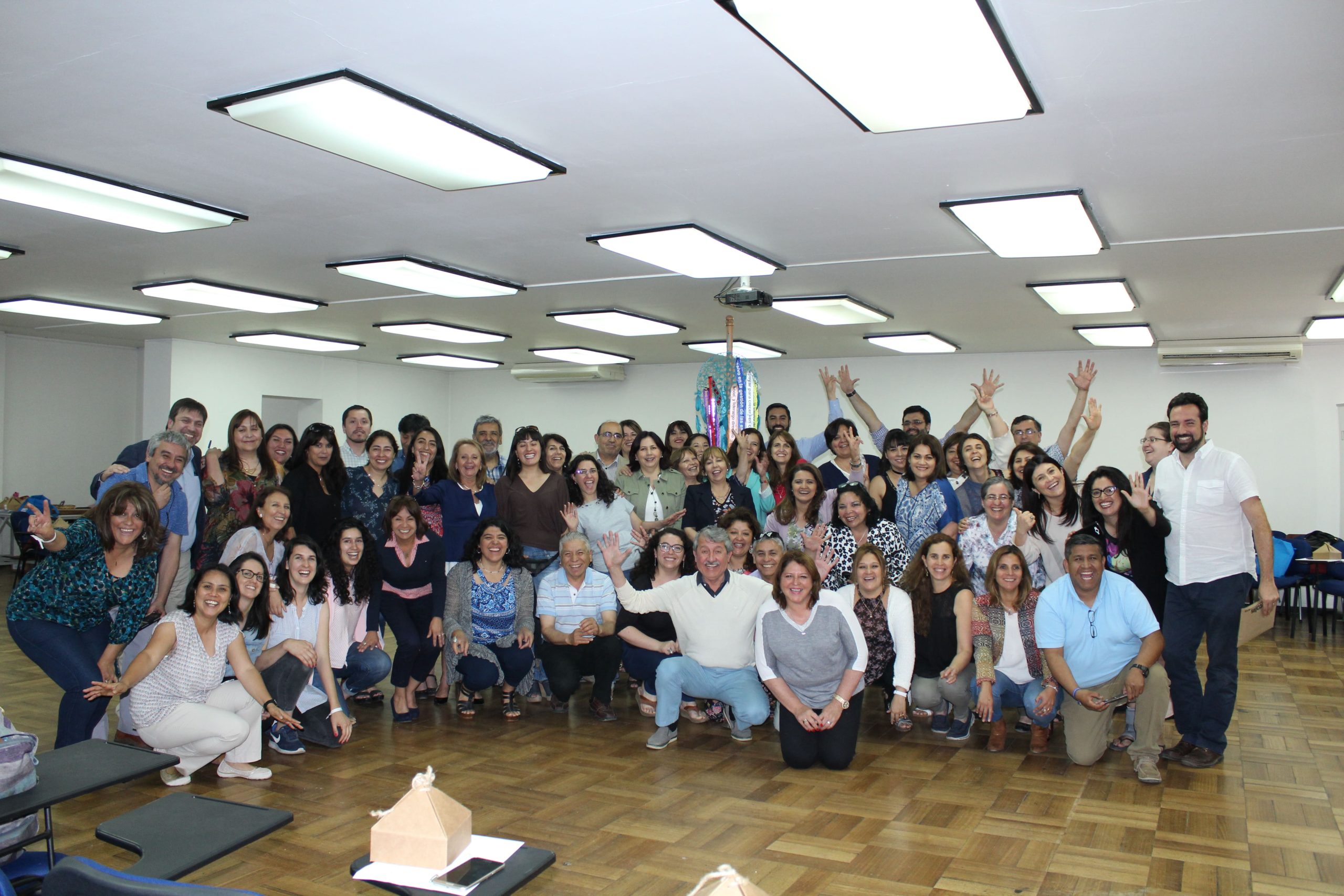 Líderes se forman en gestión y liderazgo para la Nueva Educación Pública en pionero diplomado de LIDERES EDUCATIVOS