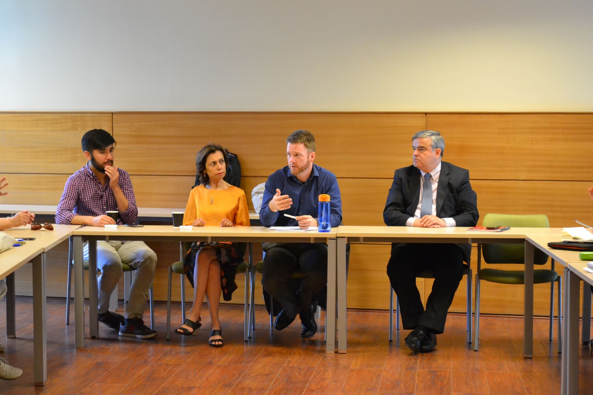 Realizan conversatorios sobre mejoramiento escolar encabezados por connotado experto norteamericano