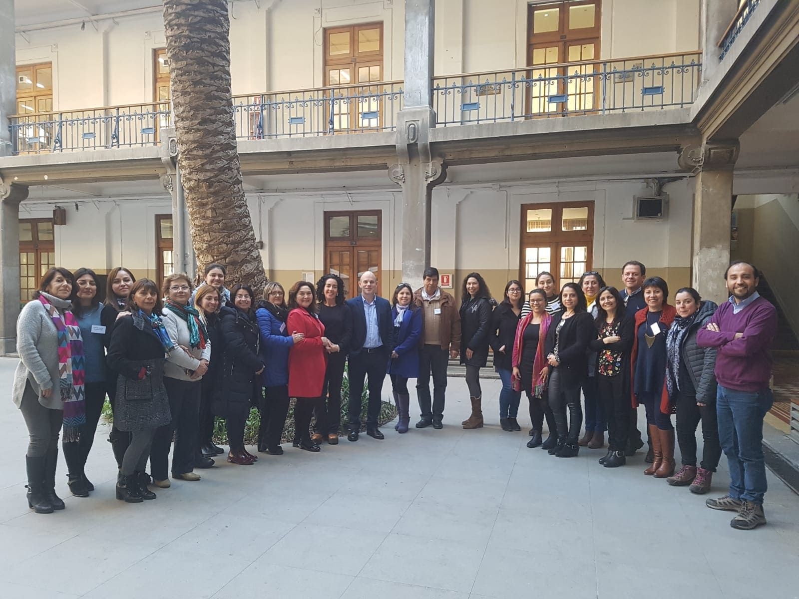 Directivos y docentes de Quipué y Renca asisten a primera jornada de jornada de programa formativo con la presencia de connotado experto británico