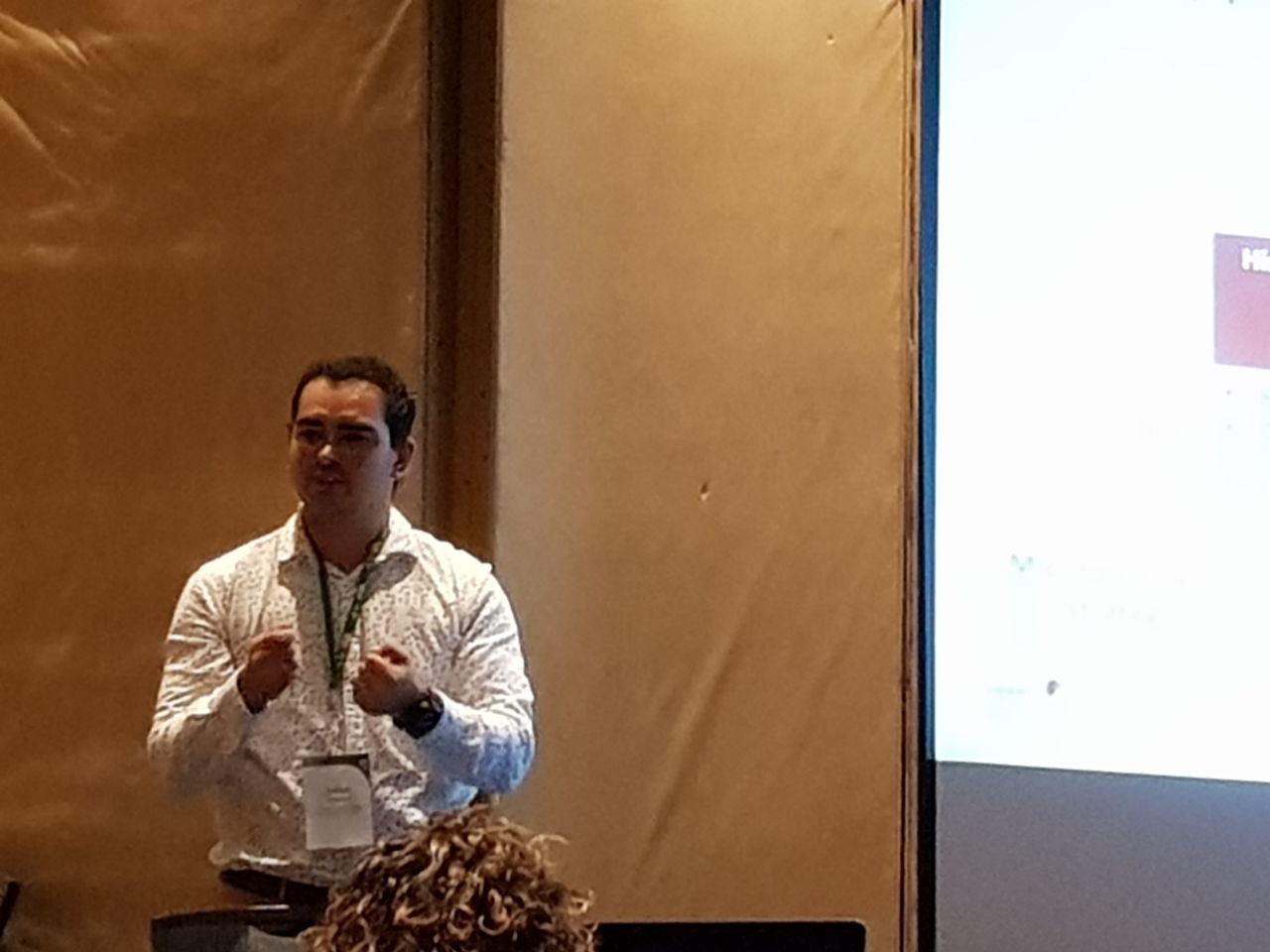 Exponen resultados de investigaciones sobre liderazgos medios y directores en prestigioso encuentro internacional en México