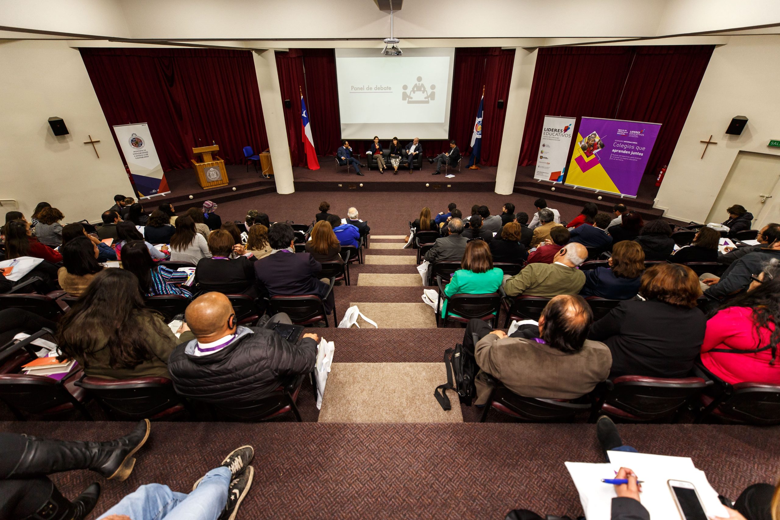 Expertos en educación debaten en Valparaíso sobre la importancia de la evaluación territorial