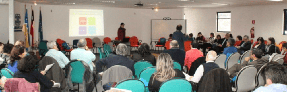 Líderes Educativos realiza seminario en Punta Arenas sobre liderazgo y mejora escolar