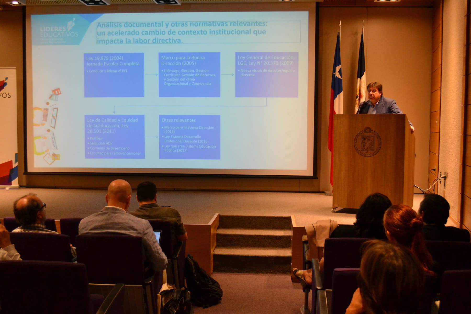 Presentan propuesta para fortalecer el plan de formación de directores en base a resultados preliminares de pionero estudio