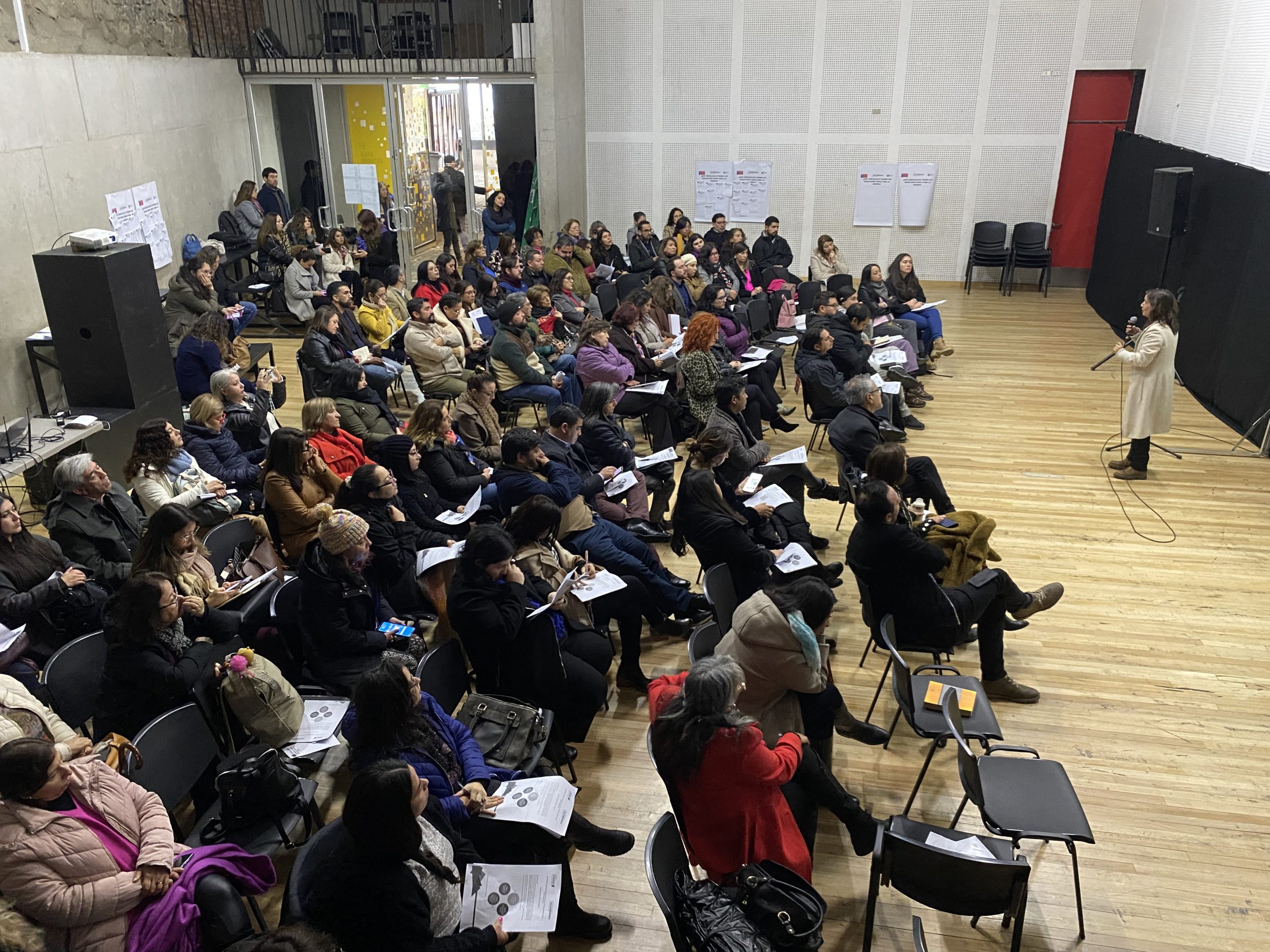 Jornada de análisis y uso de datos de Líderes Educativos PUCV reúne a más de 50 establecimientos del SLEP Valparaíso