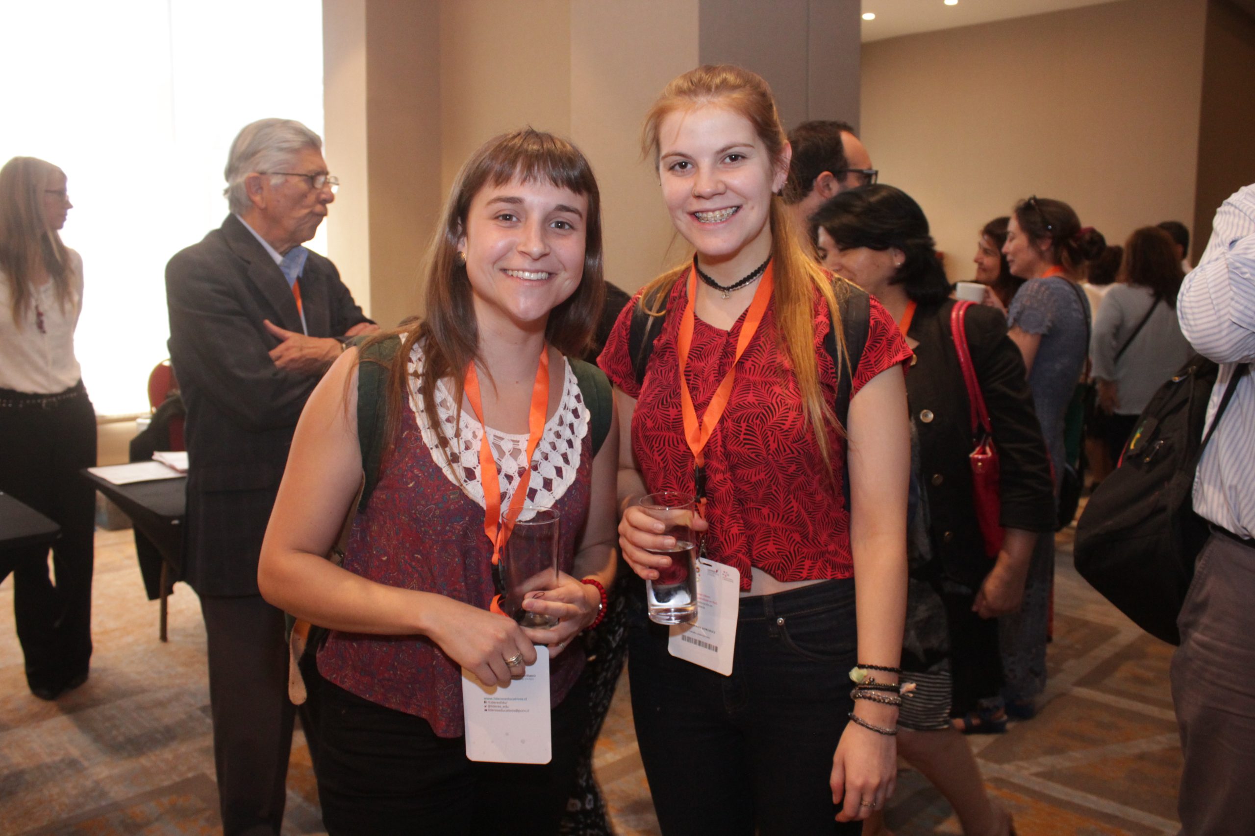 SEMINARIO “Líderes Educativos para el Aprendizaje en Red: los Desafíos de la Colaboración en Contextos de Competencia” SANTIAGO