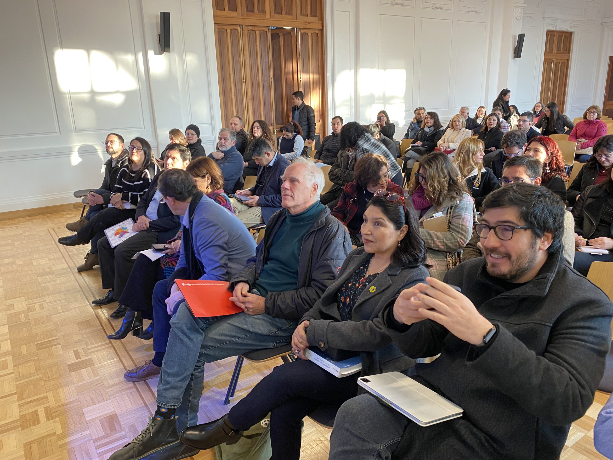 Libro con la principal sistematización chilena sobre liderazgo educativo de la última década fue presentado en la PUCV