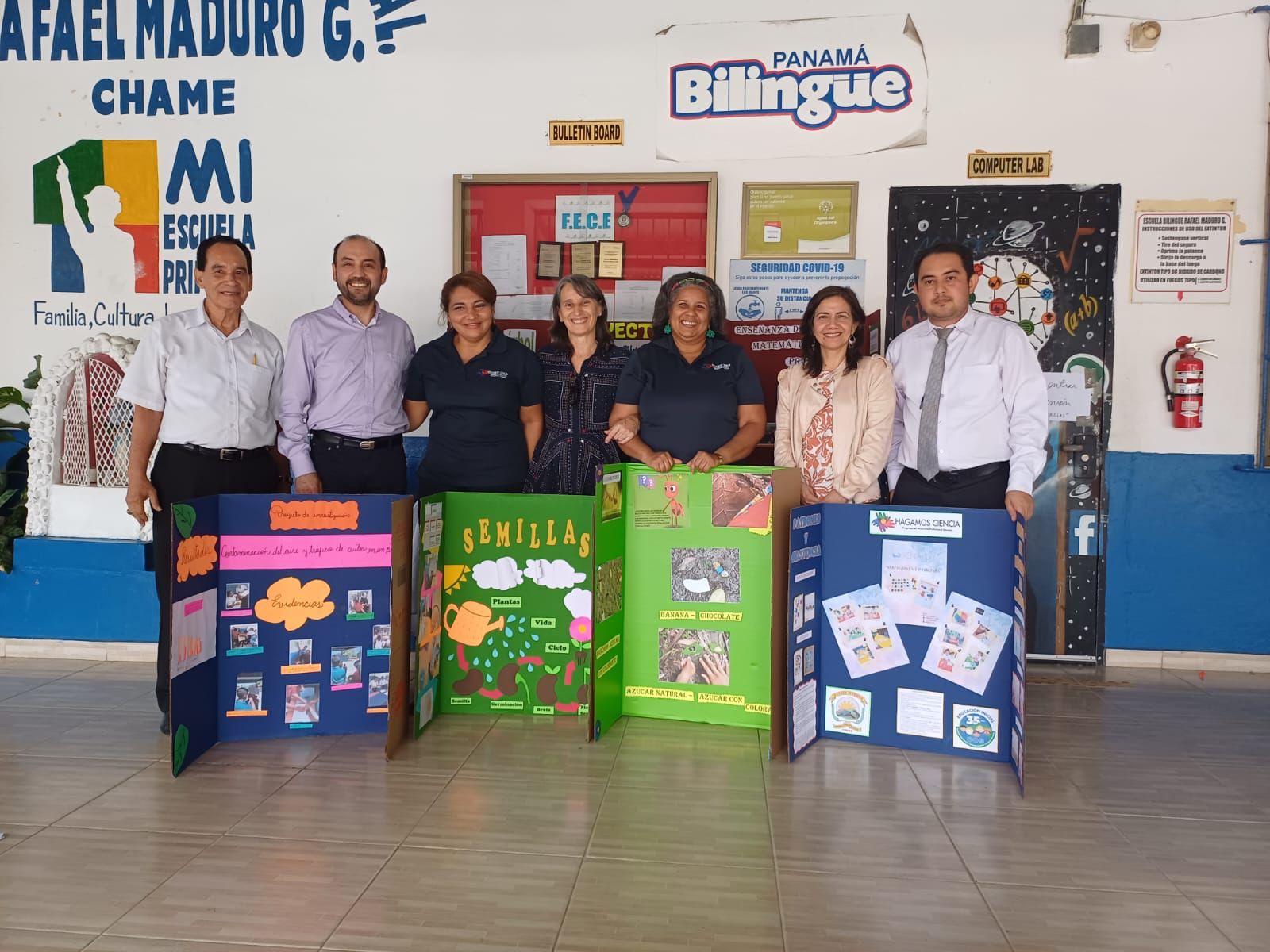 Profesionales de Líderes Educativos PUCV viajan a conocer la realidad de escuelas panameñas