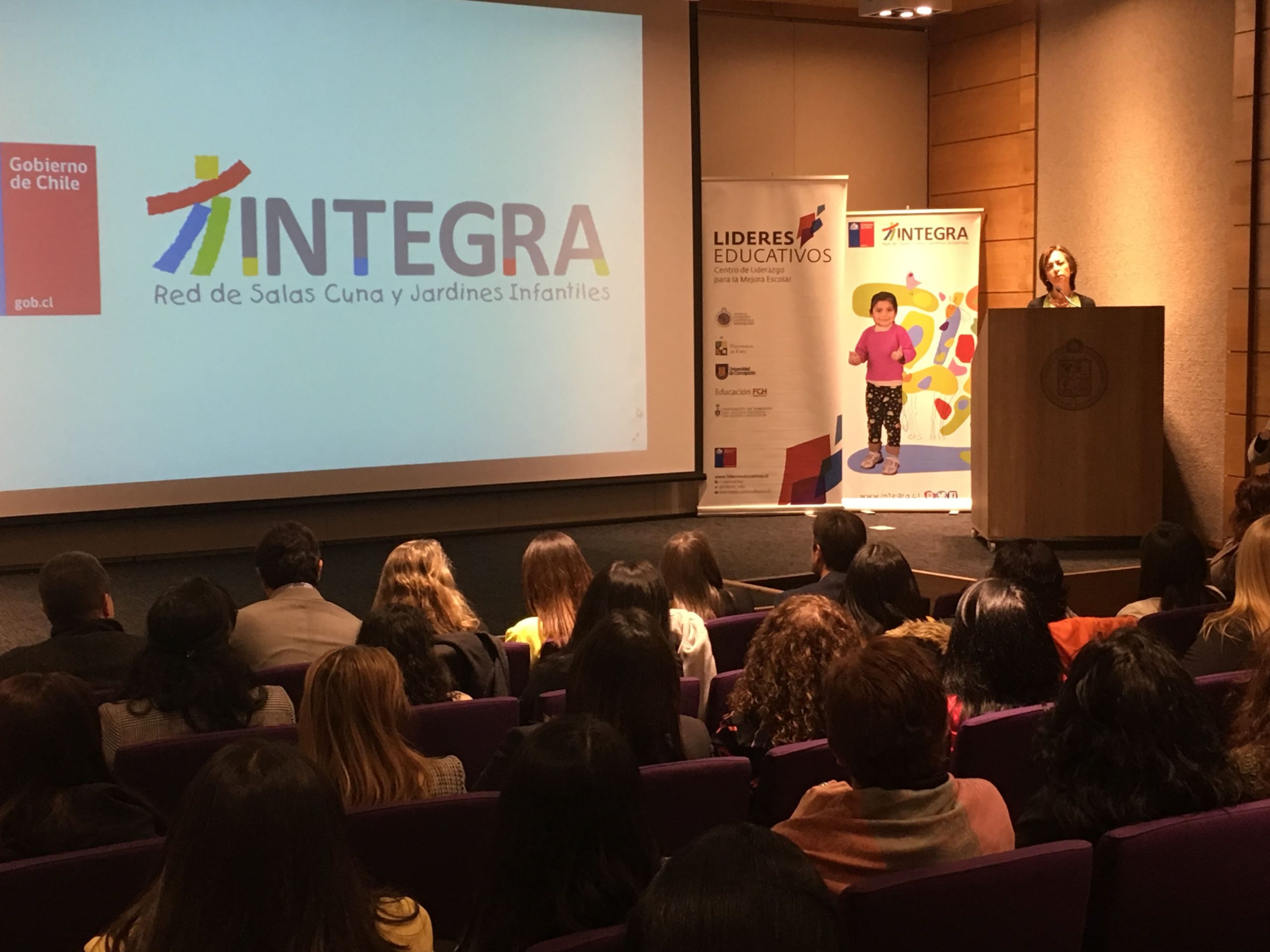 Más de mil directoras de jardines infantiles y profesionales de Integra culminaron programa de liderazgo desarrollado por la PUCV