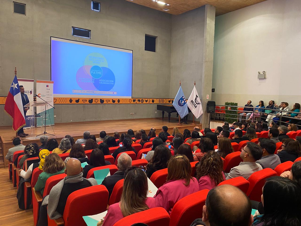 20 establecimientos de la región de Valparaíso exponen acerca de sus procesos de mejora educativa durante dos años
