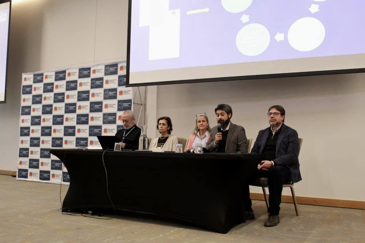 Equipo de Líderes Educativos PUCV participa de jornada de trabajo dirigida a los SLEP del país y presenta avances para una definición del liderazgo intermedio y sus prácticas en el contexto de la Nueva Educación Pública