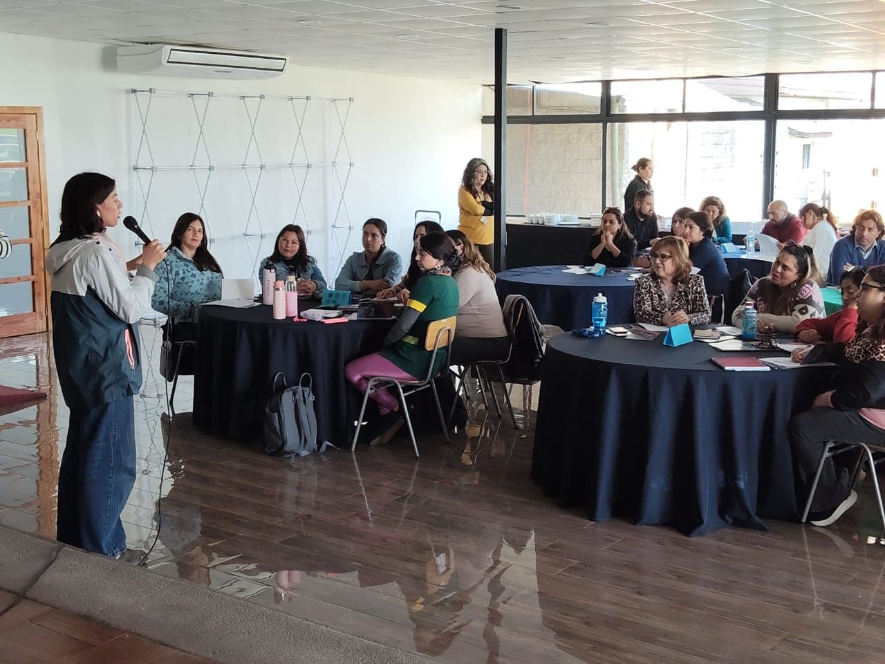 Líderes educativos de La Calera fortalecen capacidades y prácticas para liderar la construcción de una visión compartida sobre aprendizaje profundo en sus establecimientos