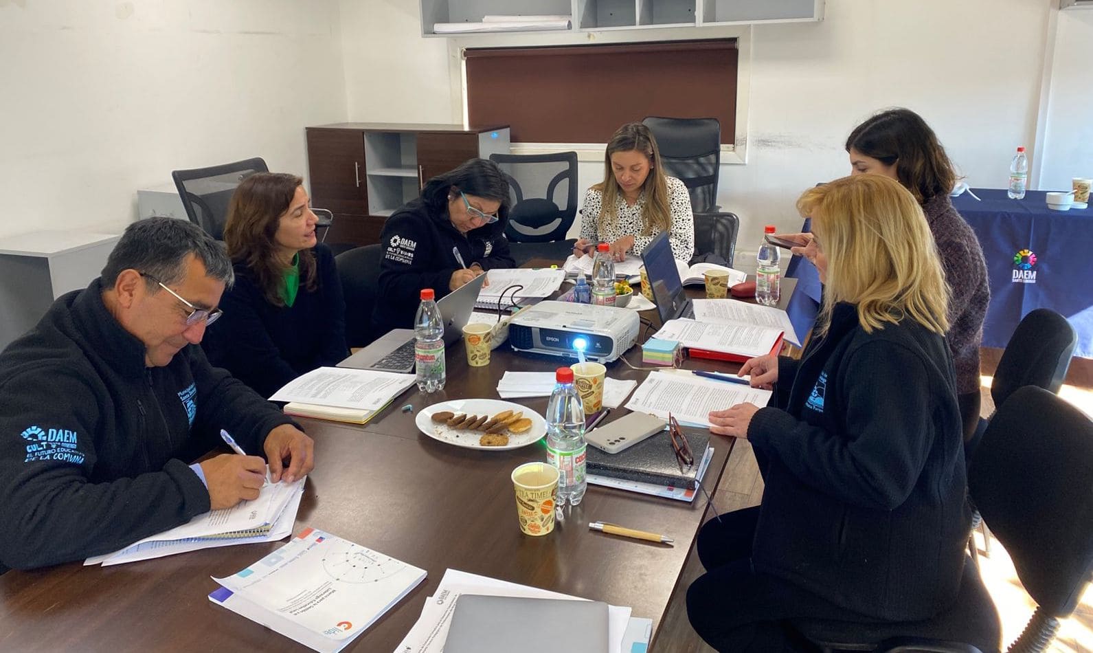 Líderes Educativos PUCV fortalece el acompañamiento pedagógico en comunidades educativas de Santo Domingo