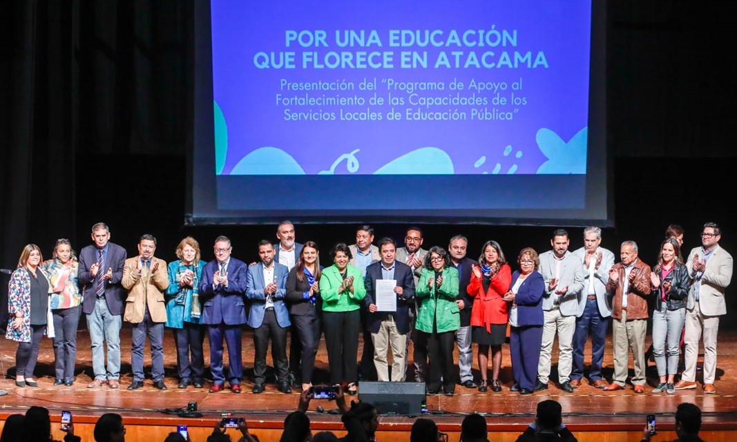 Ministro Cataldo en Atacama: “Se abre la oportunidad de proyectar un futuro donde florezca toda la potencialidad de una región que tiene todo para salir adelante en materia educativa”