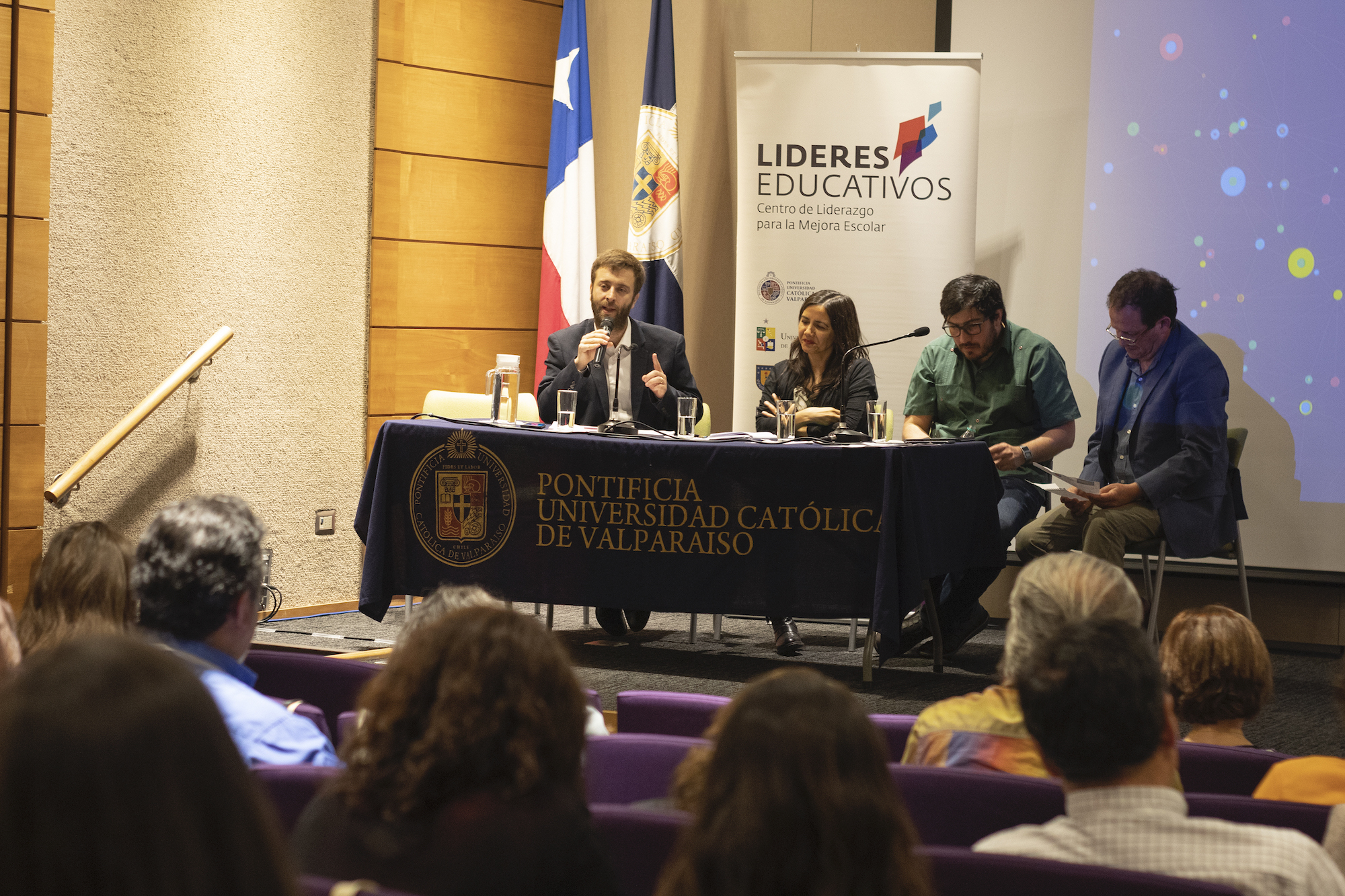 Seminario abordó la formación en liderazgo educativo en Chile y los desafíos para abordar el desarrollo profesional docente