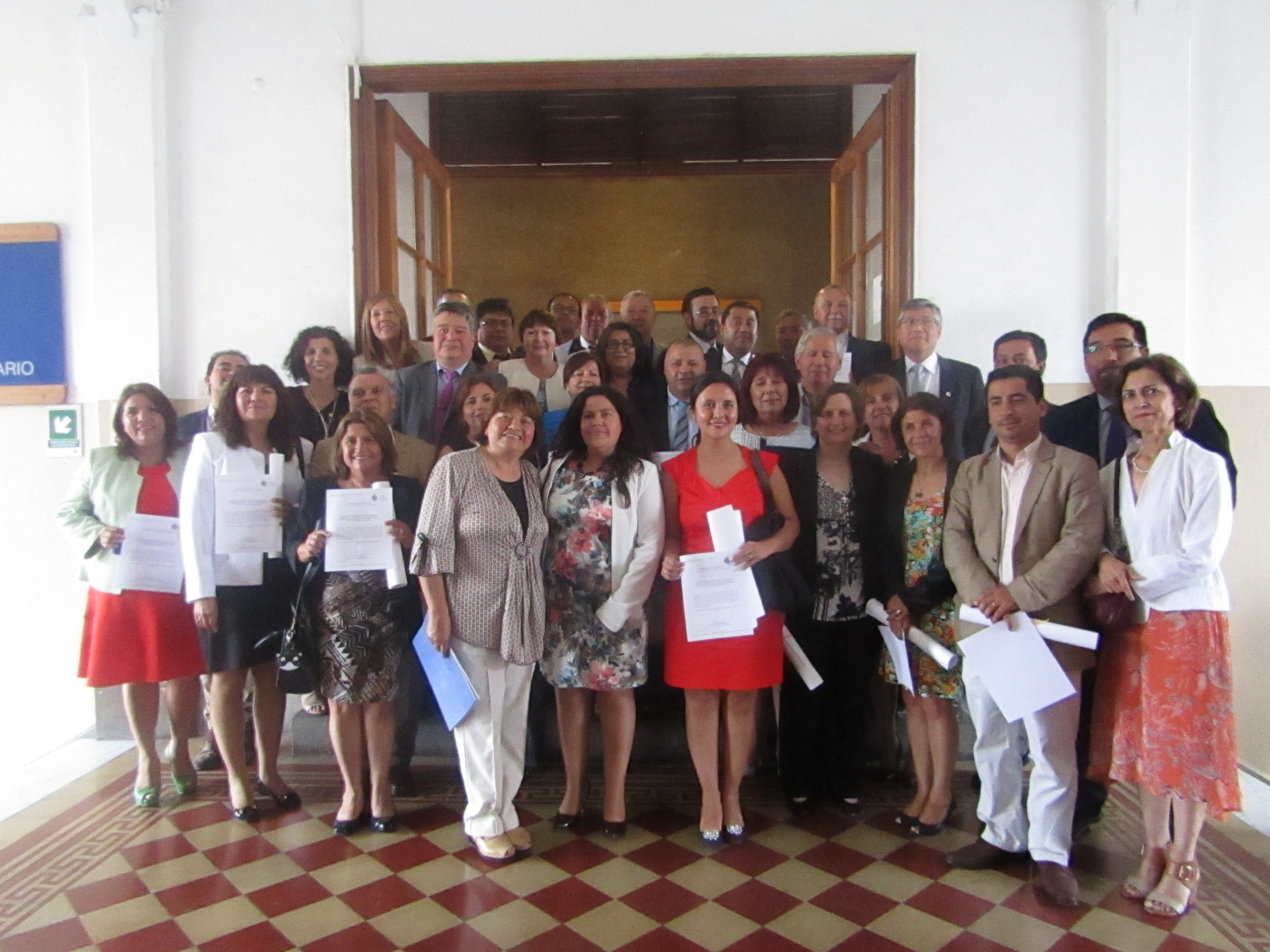 REVISA LAS FOTOGRAFÍAS DE LA CEREMONIA DE CERTIFICACIÓN A DIRECTORES NOVELES